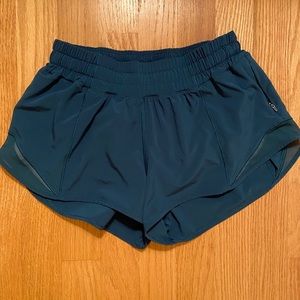 Lululemon Hotty Hot Shorts 2.5"